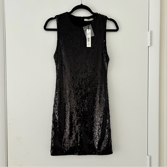Alice + Olivia Sequin Strapless Round Neck Halter Sequin Black Dress - Picture 2 of 5